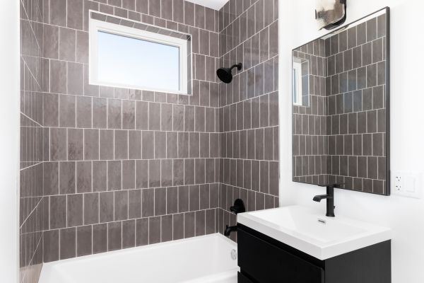 Shower Window Repair in Manassas